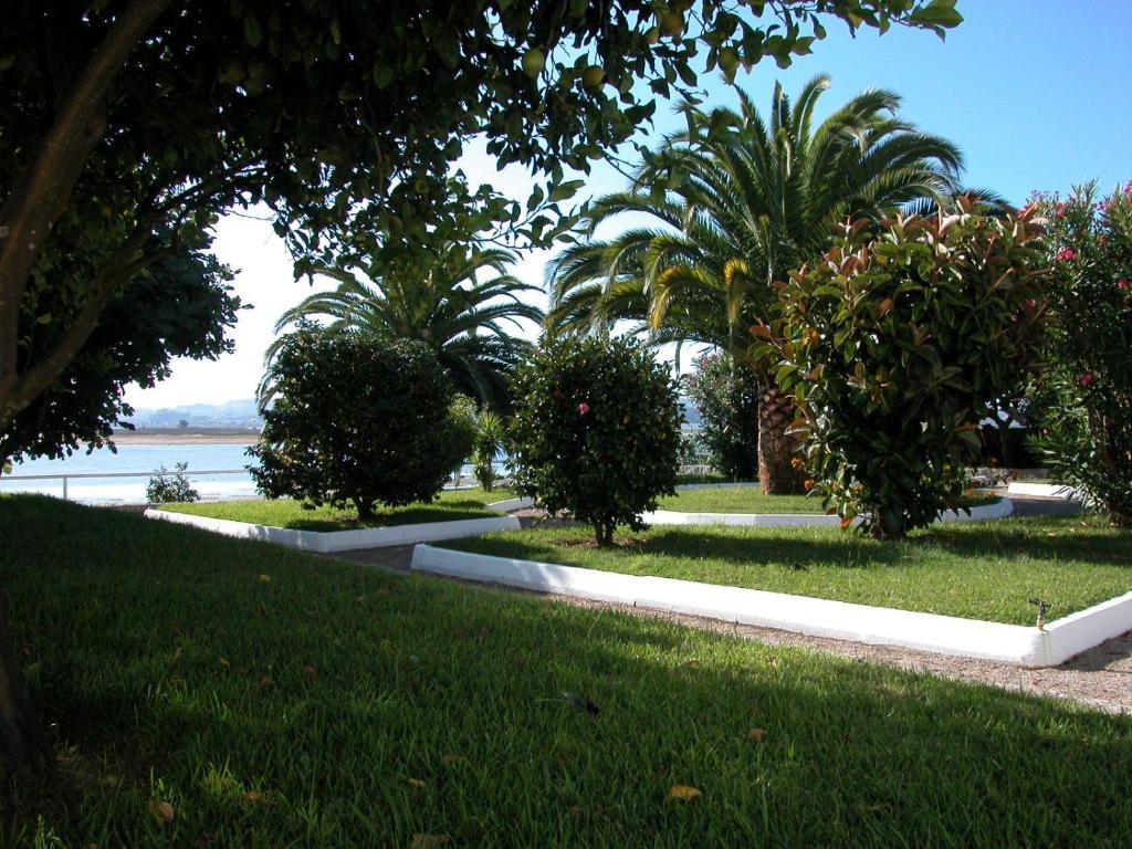 Hotel Touris Ardia Bagian luar foto