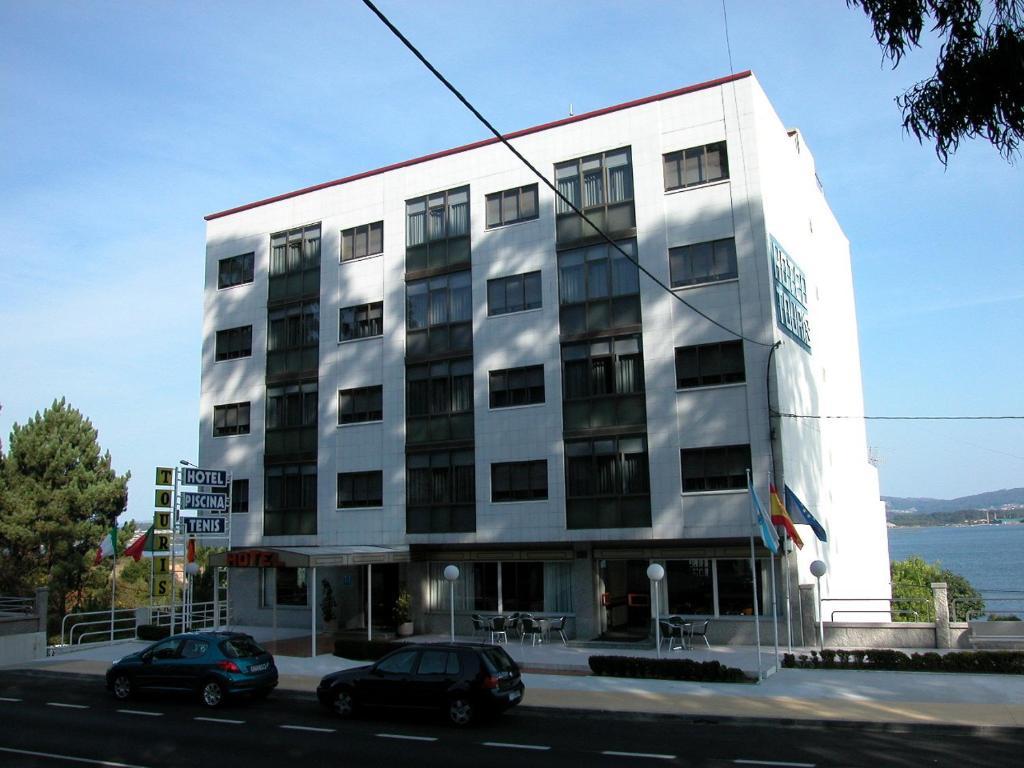 Hotel Touris Ardia Bagian luar foto