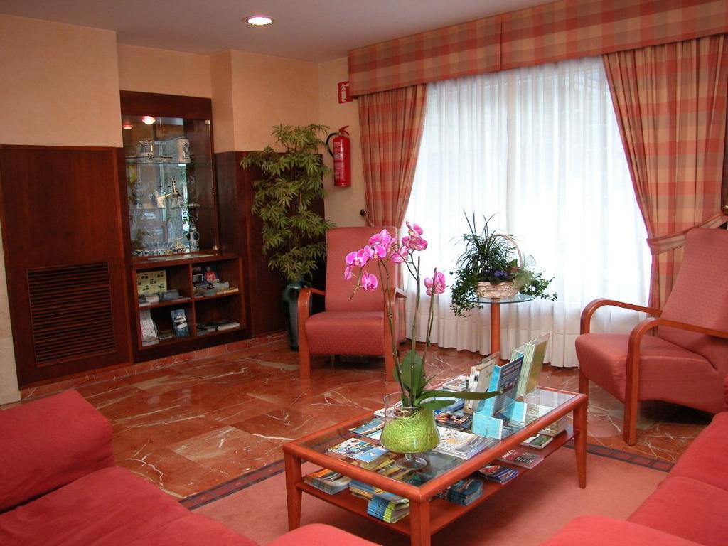 Hotel Touris Ardia Bagian luar foto