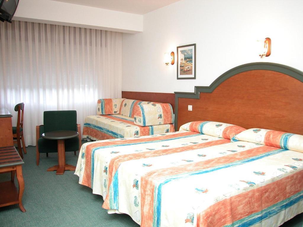 Hotel Touris Ardia Ruang foto